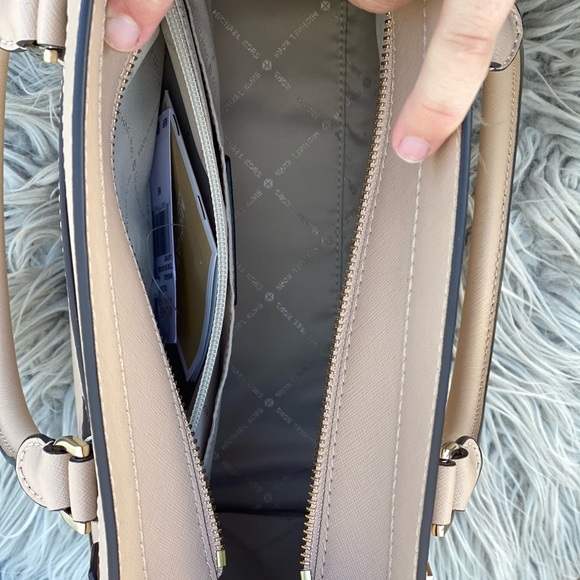 NWT Michael Kors Bag - Picture 5 of 12